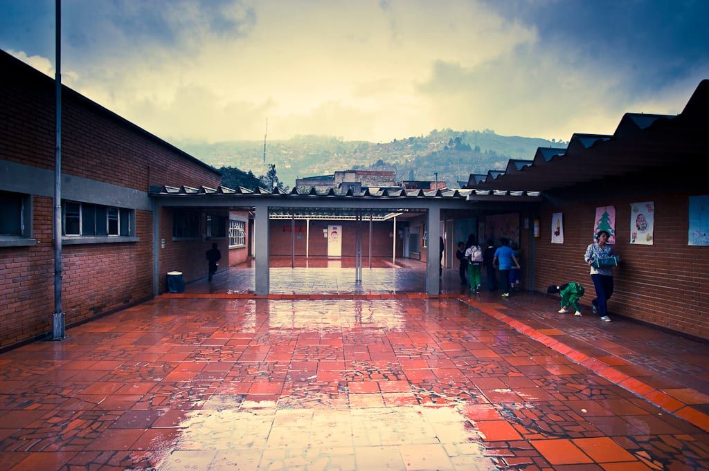 Photo from the original post "Realistic Aliens Spotted In Bogotá, Colombia", 2011.